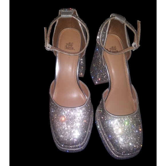 Wild Fable Rhinestone shoes - Picture 2 of 6
